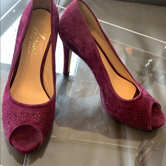 Stunning Cranberry Red Suede Shoes - Picture 5 of 5